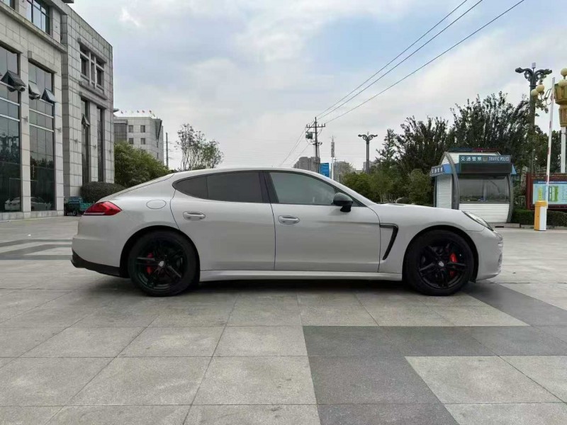 青島14年保時捷帕拉梅拉7