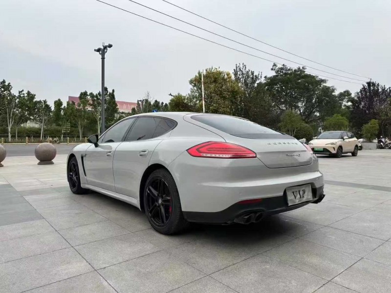 青島14年保時捷帕拉梅拉9