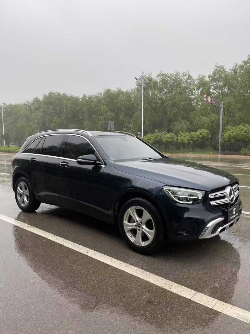 青岛19年奔驰GLC2