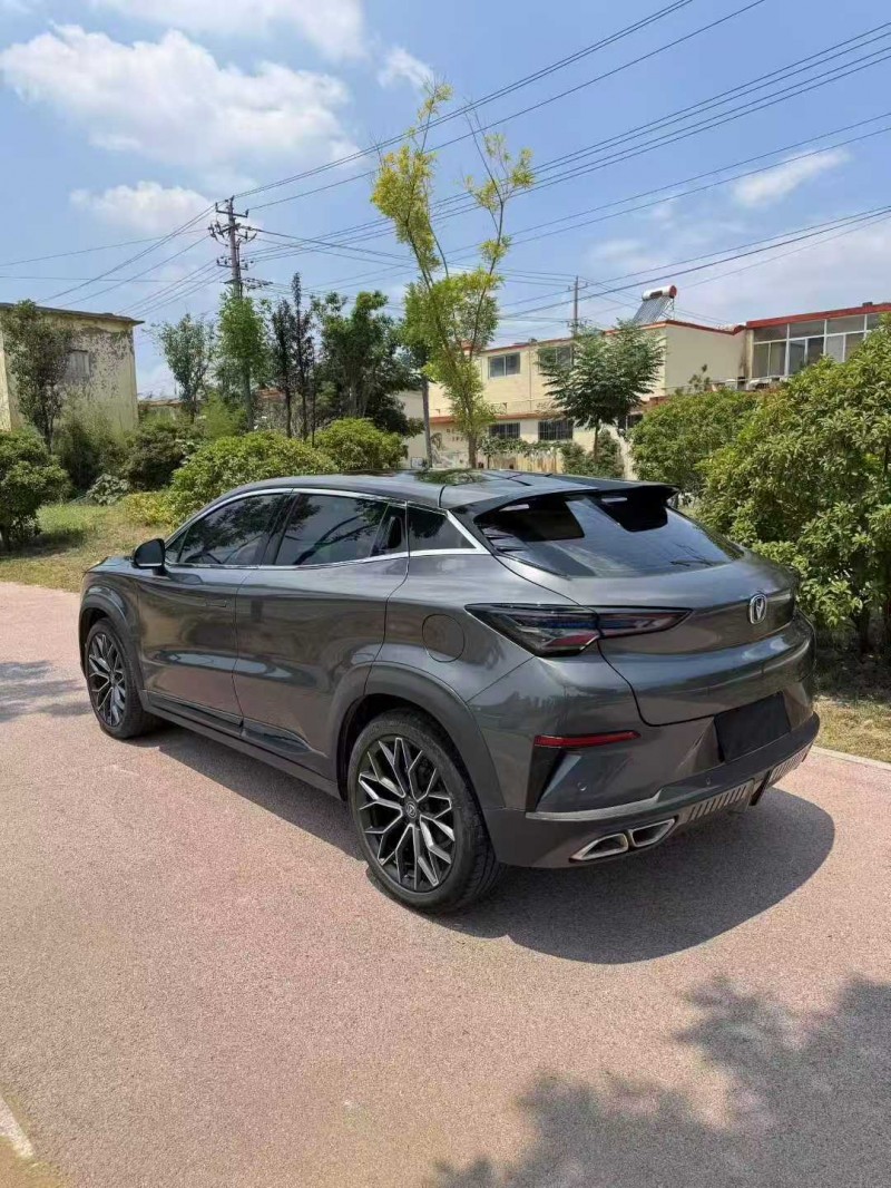 青岛22年长安汽车UNI7