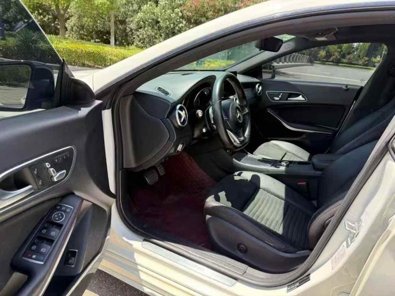 鹽城17年奔馳CLA5