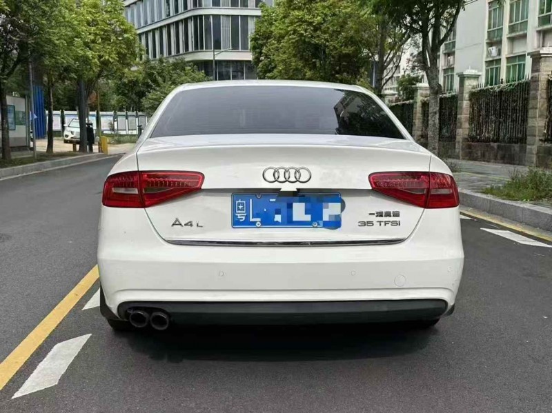 深圳15年奥迪A4L9