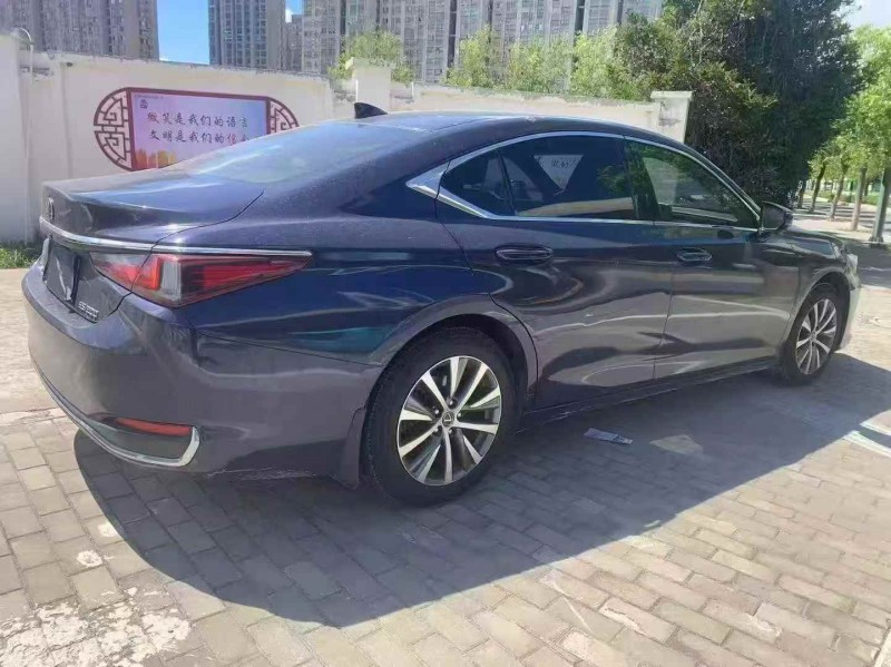 徐州21年雷克萨斯ES8