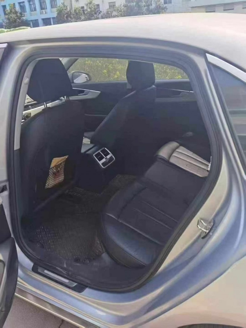 徐州17年奥迪A4L4