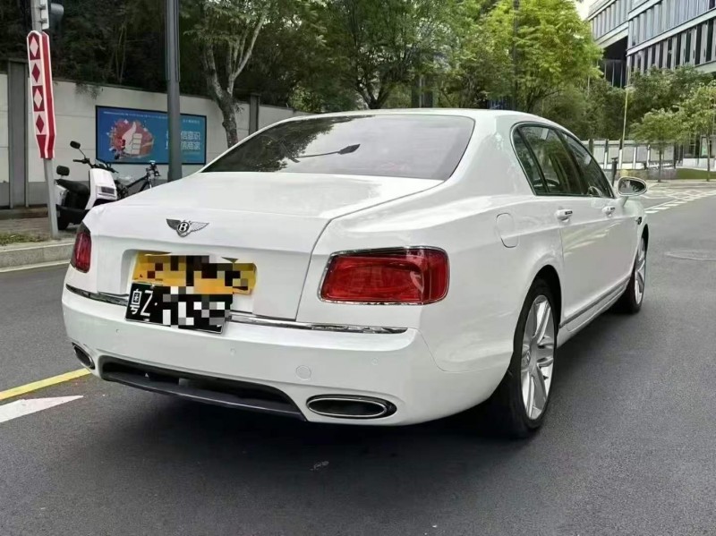 深圳07年宾利飞驰8