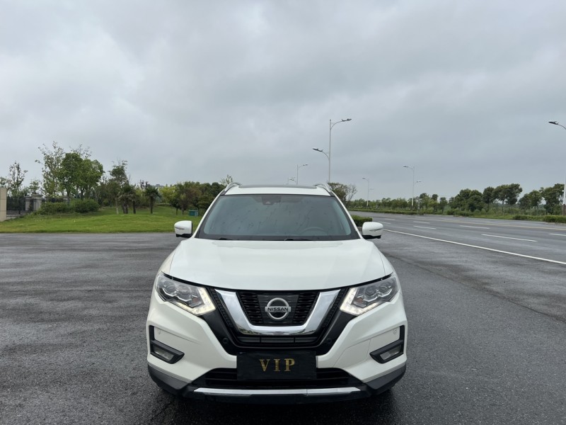 鹽城20年日產奇駿1