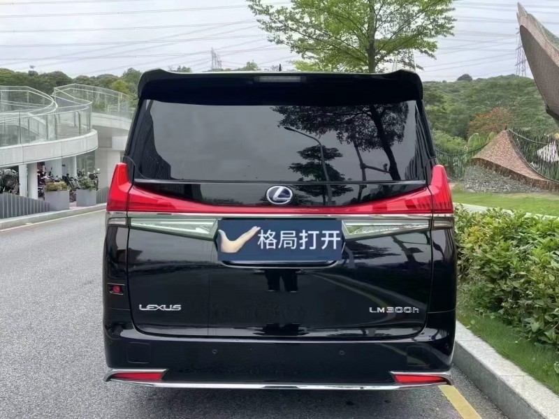 深圳23年雷克萨斯LM雷尔法9
