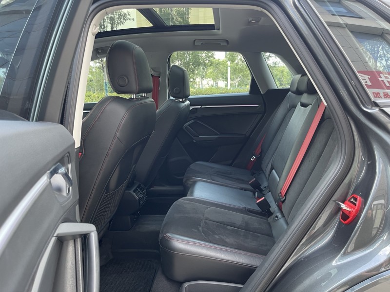 济宁20年奥迪Q36