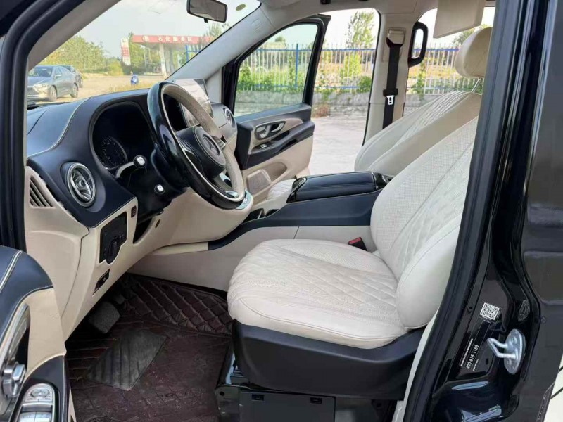 徐州21年奔驰威霆4