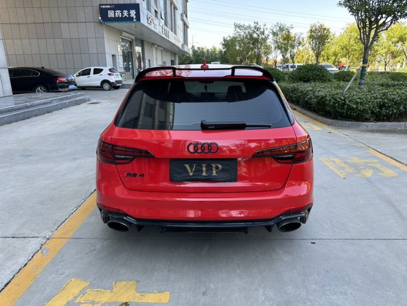 济宁19年奥迪RS49
