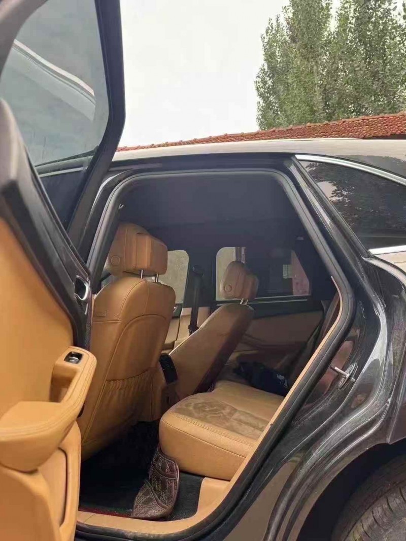 青島18年保時捷Macan6