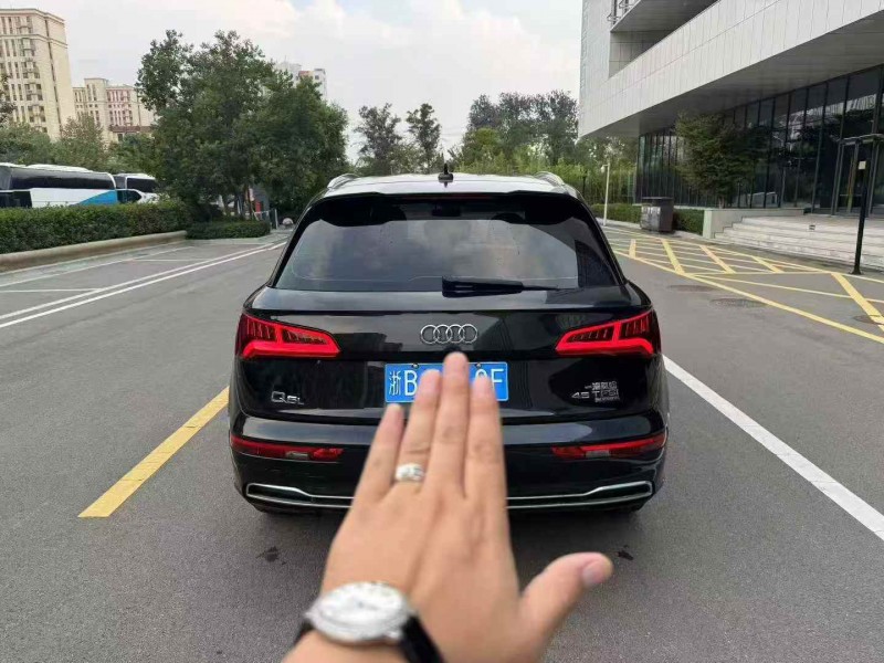 济南19年奥迪Q59