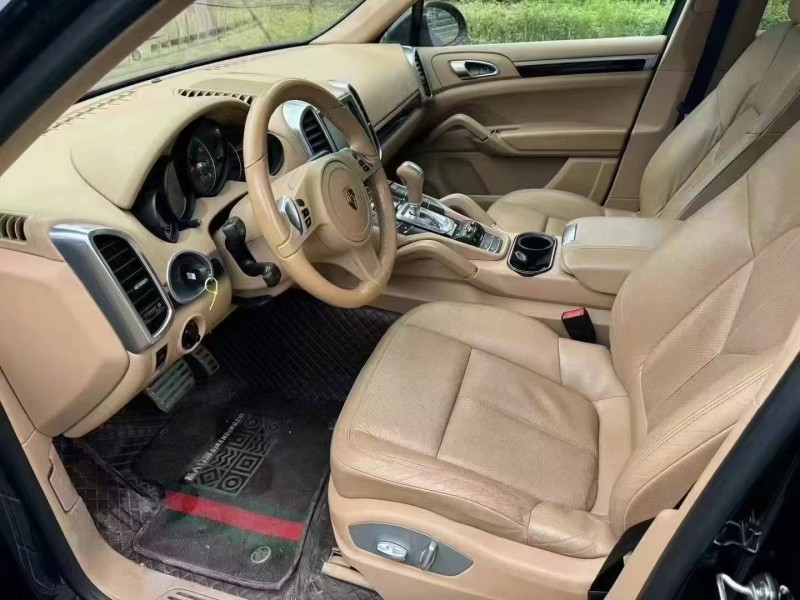 濟寧14年保時捷卡宴4