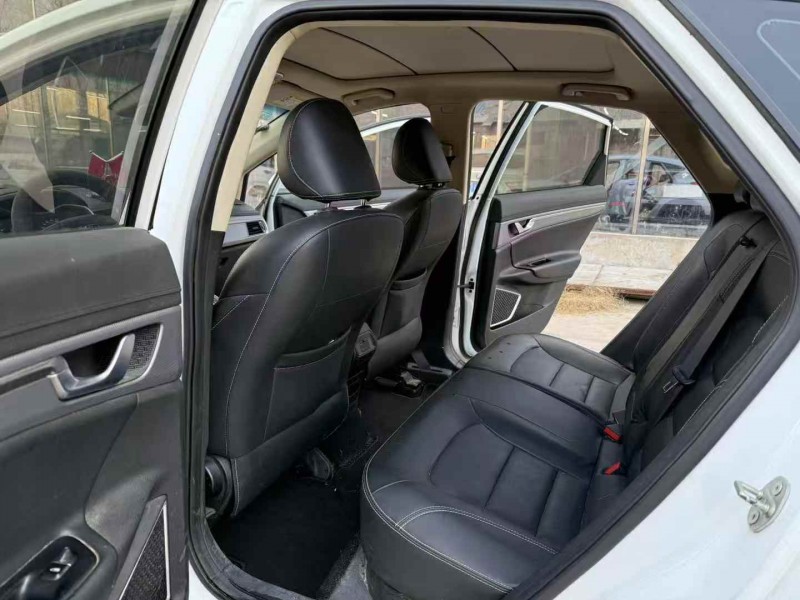 徐州19年吉利帝豪8