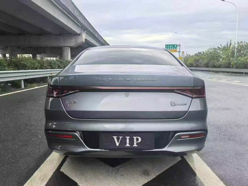 广州21年比亚迪秦5