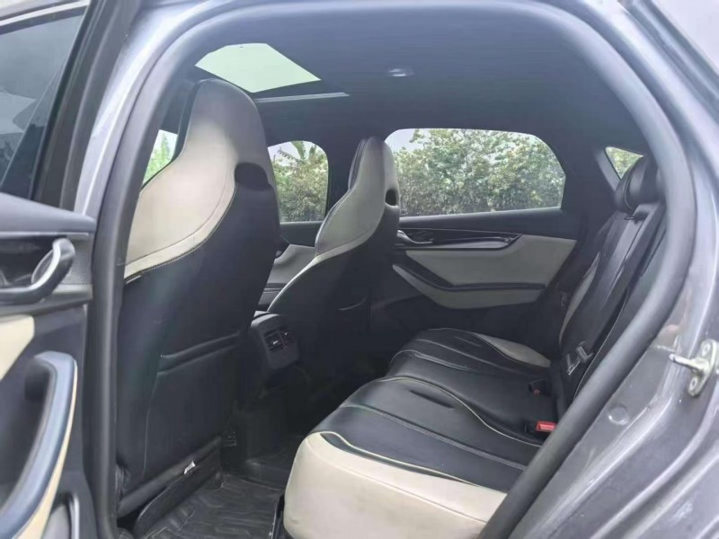 广州21年比亚迪秦8