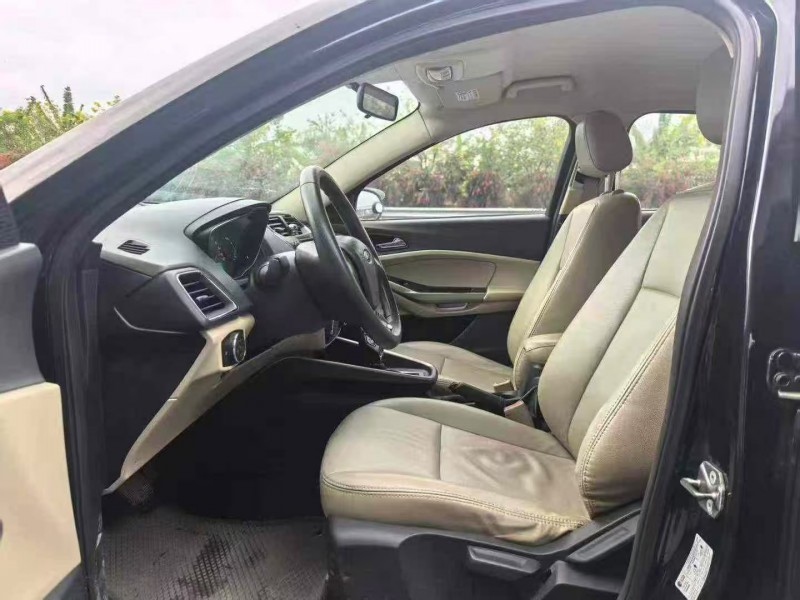 广州16年福特福睿斯8