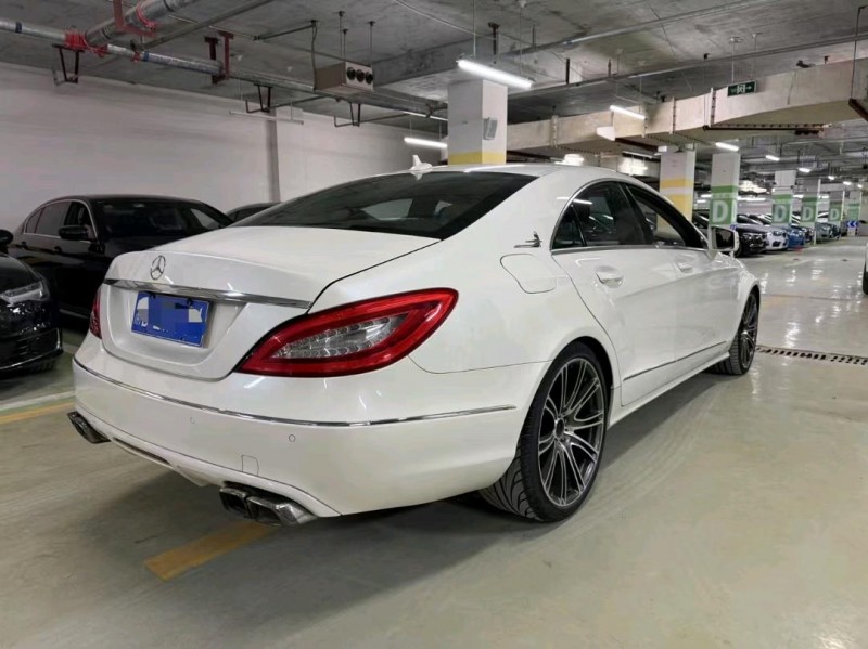 成都14年奔驰CLS8