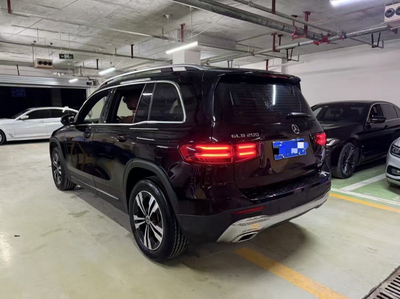 成都24年奔驰GLB4