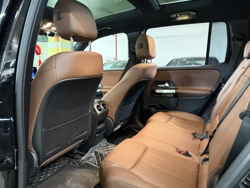 成都24年奔驰GLB8