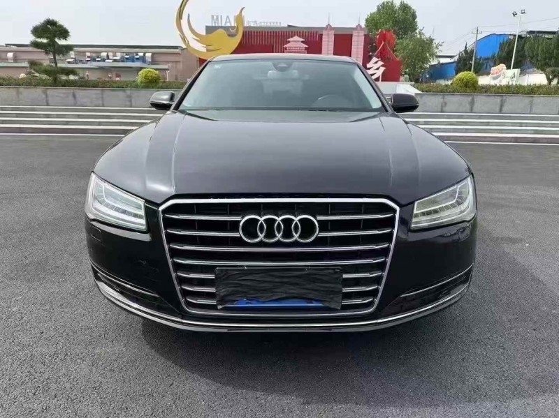 南京18年奥迪A8L1