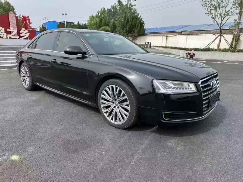 南京18年奥迪A8L2