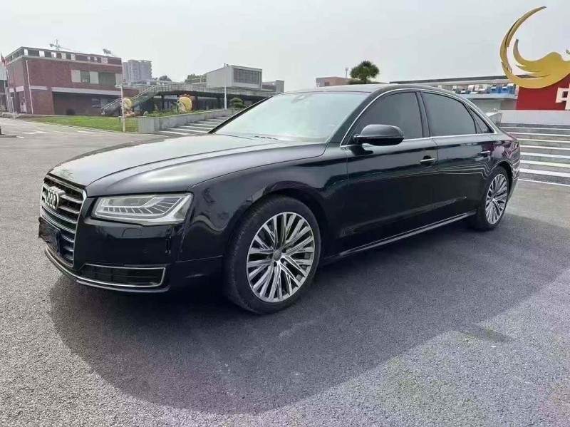 南京18年奥迪A8L3