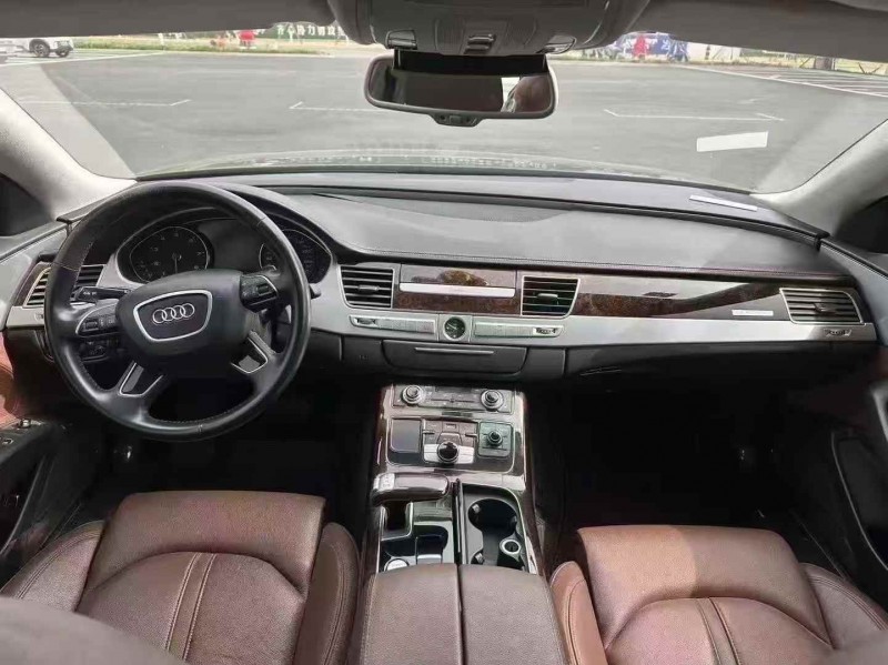 南京18年奥迪A8L4