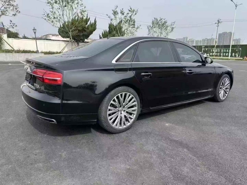 南京18年奥迪A8L7