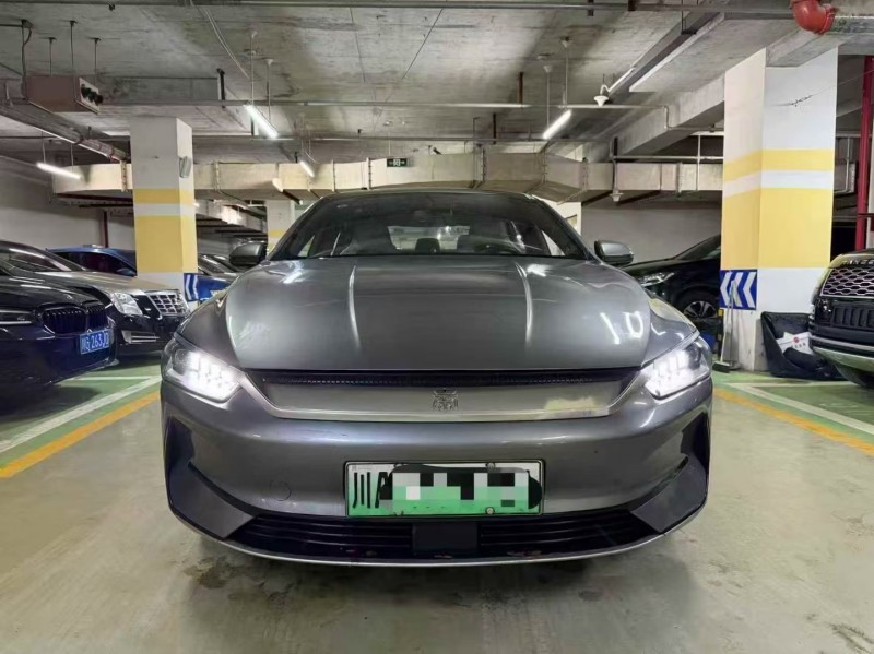 成都23年比亚迪秦1