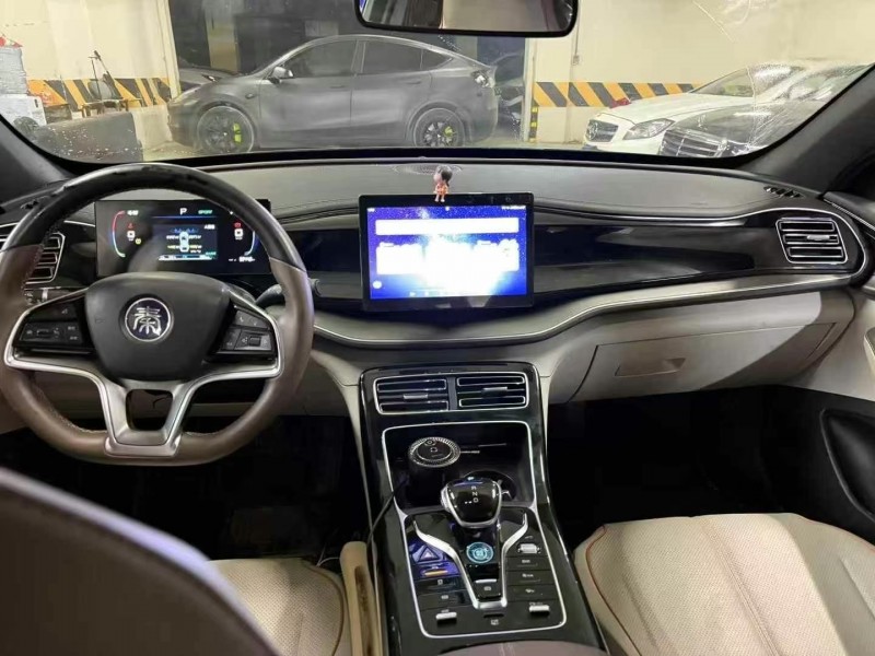 成都23年比亚迪秦5