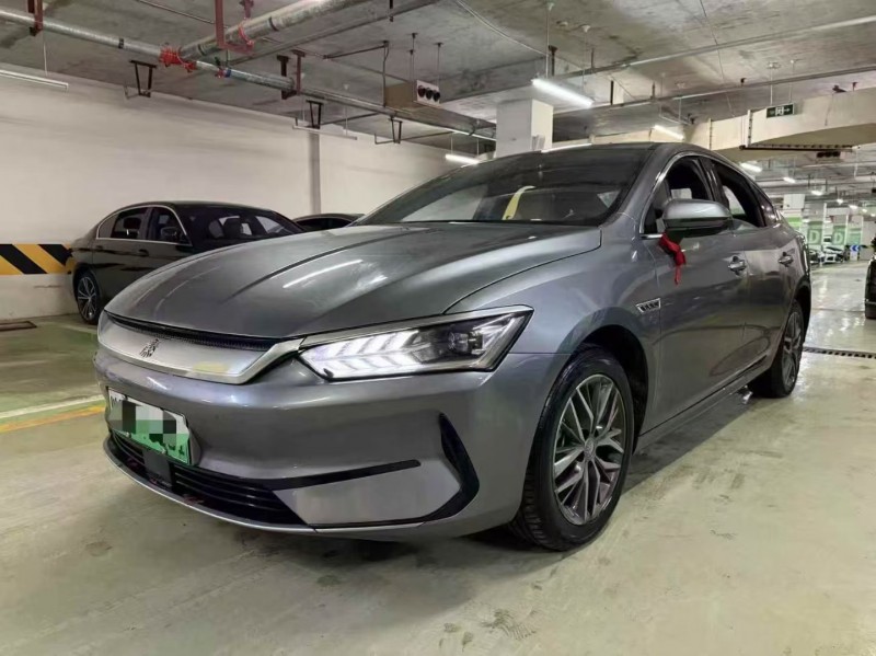 成都23年比亚迪秦8