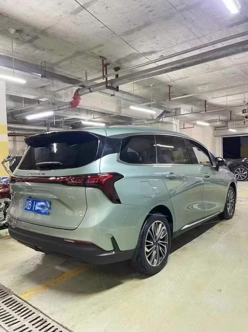 成都24年东风风光7