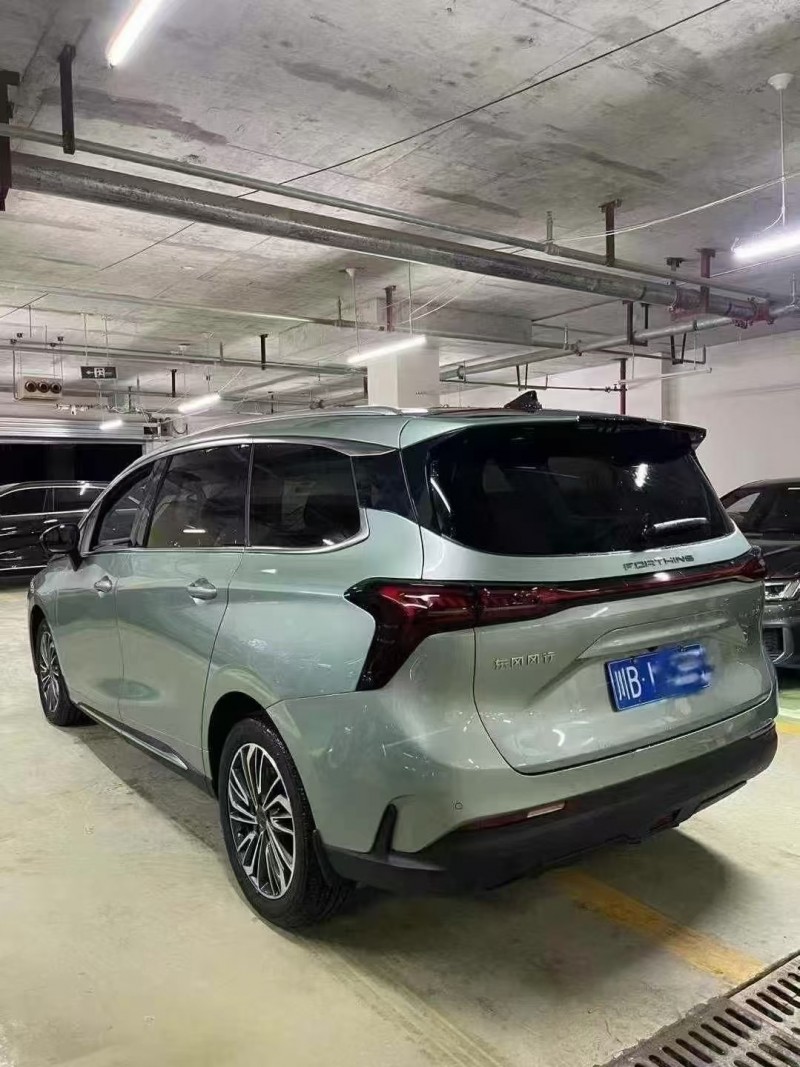 成都24年东风风光8