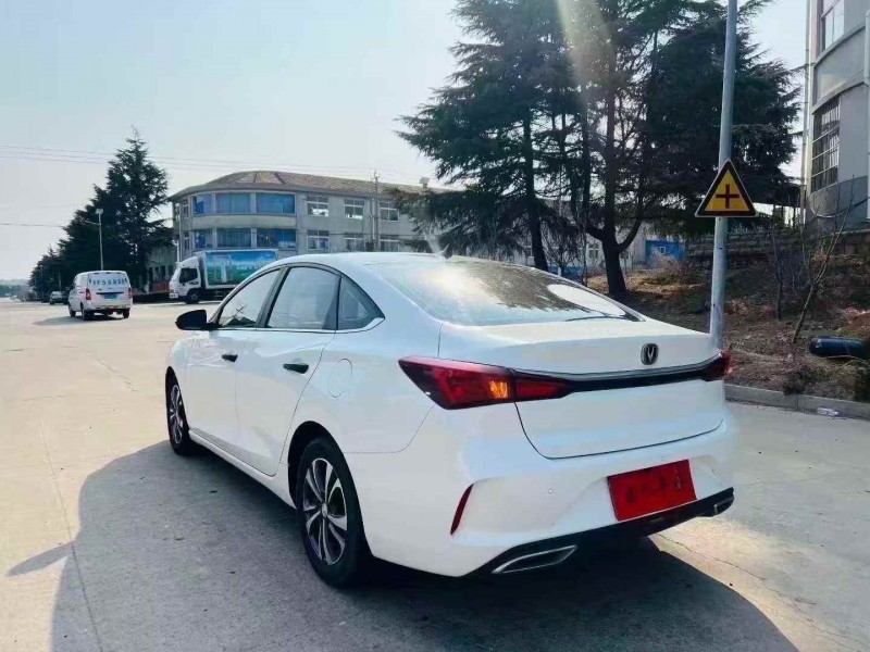 淄博21年长安汽车逸动8