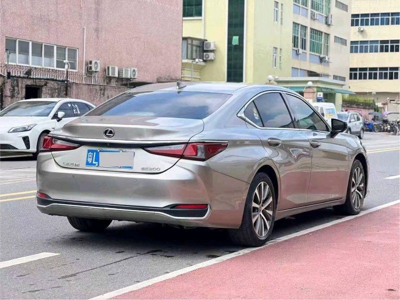 深圳19年雷克萨斯ES9