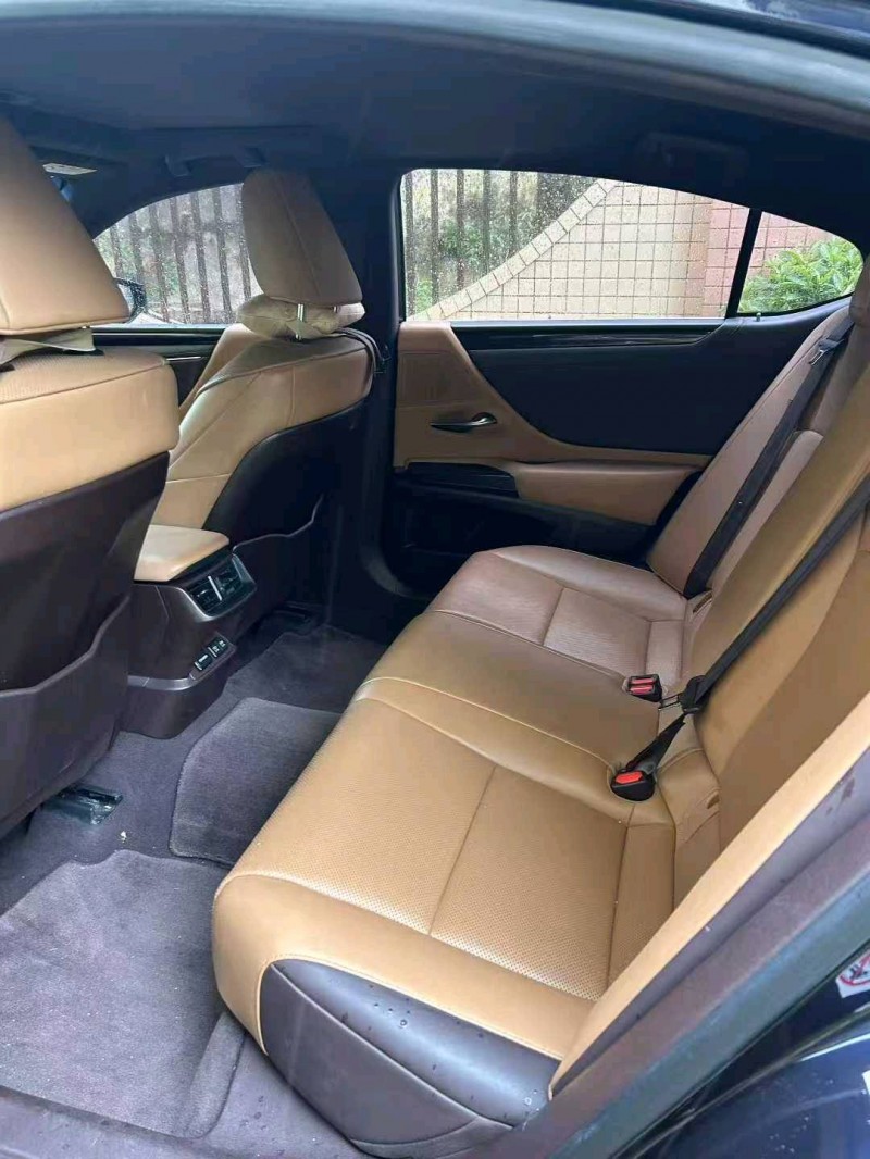 東莞18年雷克薩斯ES5