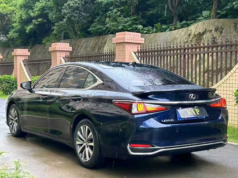 東莞18年雷克薩斯ES7