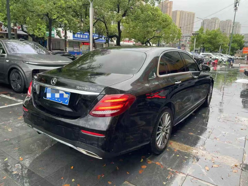 徐州17年奔驰E8