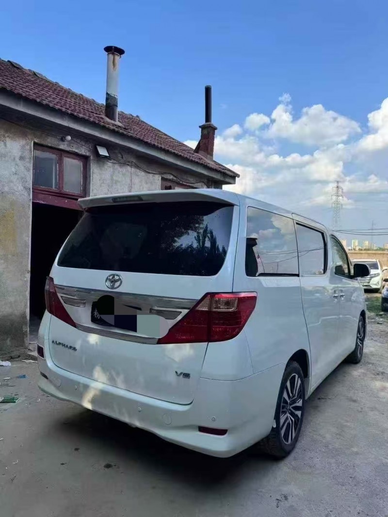 濟南12年豐田埃爾法3