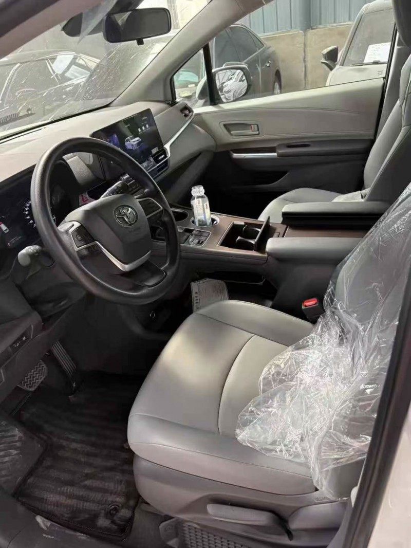 天津25年豐田格瑞維亞4