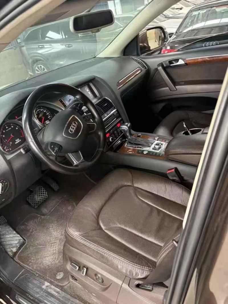 天津15年奥迪Q76