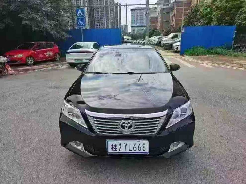 南宁12年丰田凯美瑞1
