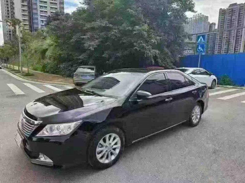 南宁12年丰田凯美瑞3