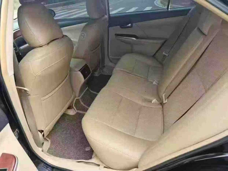 南宁12年丰田凯美瑞6