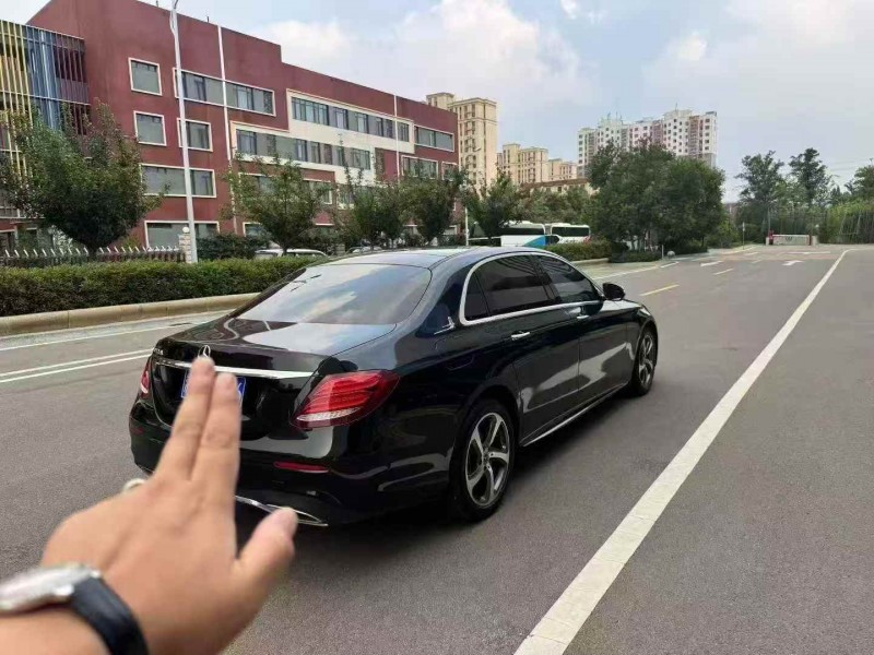 枣庄17年奔驰E8