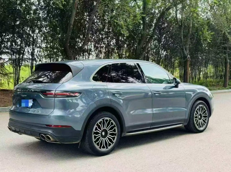 青島18年保時捷卡宴8