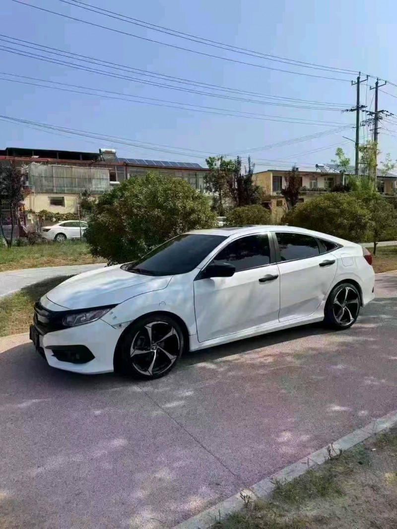 青岛18年本田思域2