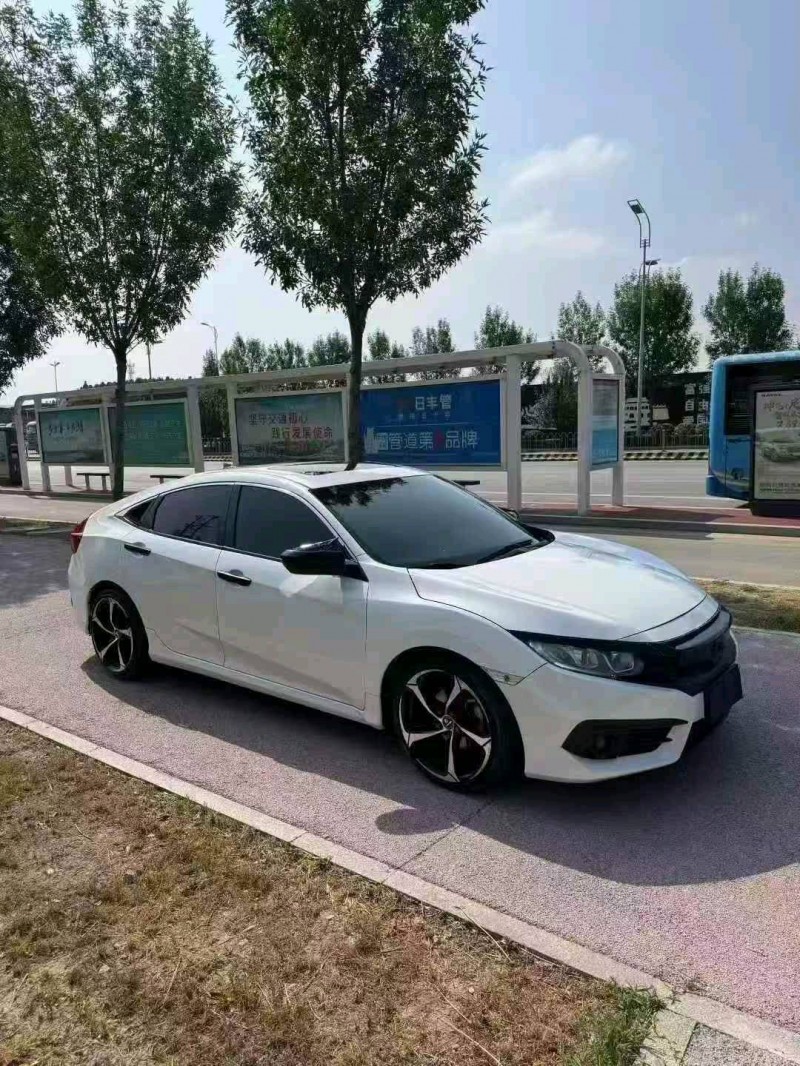 青岛18年本田思域3