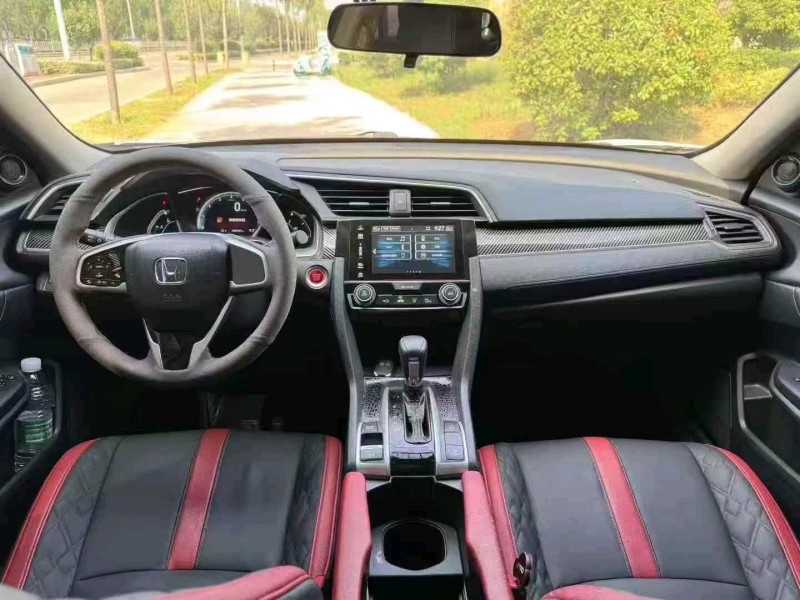 青岛18年本田思域4